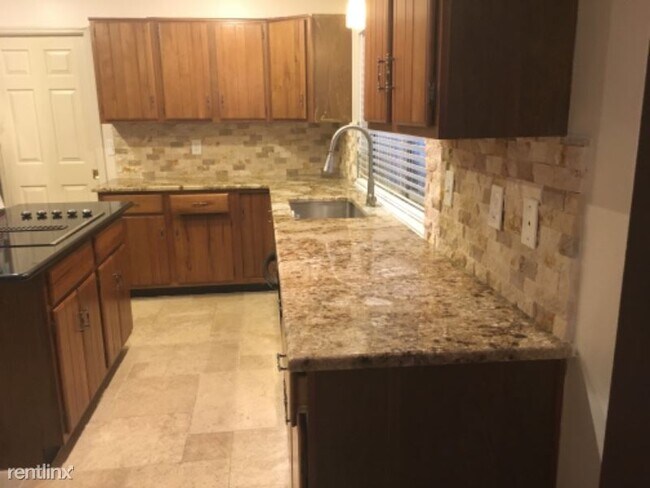Building Photo - 5 br, 3 bath House - 1731 Cedar Stone Ct