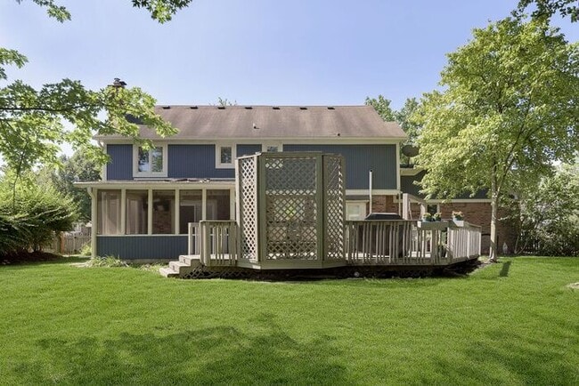 Building Photo - Lovely 4 Bedroom 2 Bath Home in Carmel!