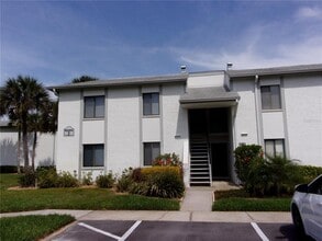 Building Photo - 132 E Cypress Ct