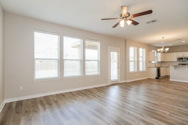 Building Photo - 603 Irvin Dr