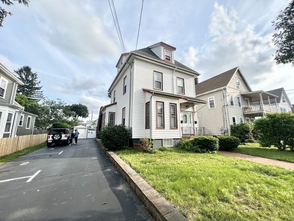 Primary Photo - 217 Webster St