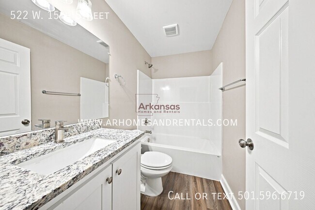 Building Photo - 522 W 15th St