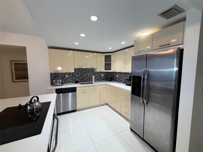 Foto del edificio - 600 Three Islands Blvd