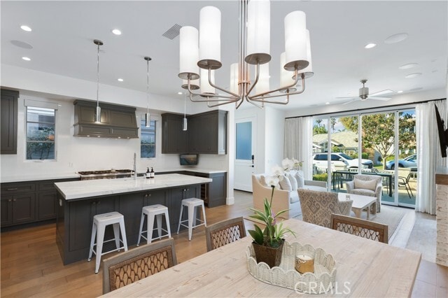 Building Photo - 708 Heliotrope Ave