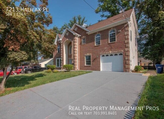 Building Photo - Completely Renovated Massive home in the H...