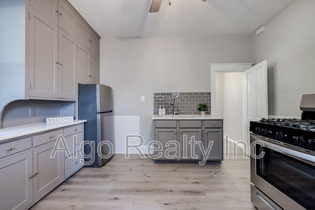 Foto del edificio - 2123 N Sheridan Ave