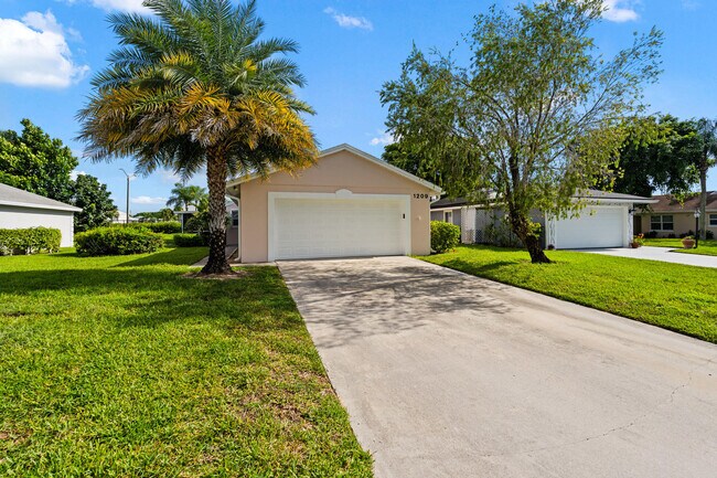 Building Photo - 1209 Pine Sage Cir