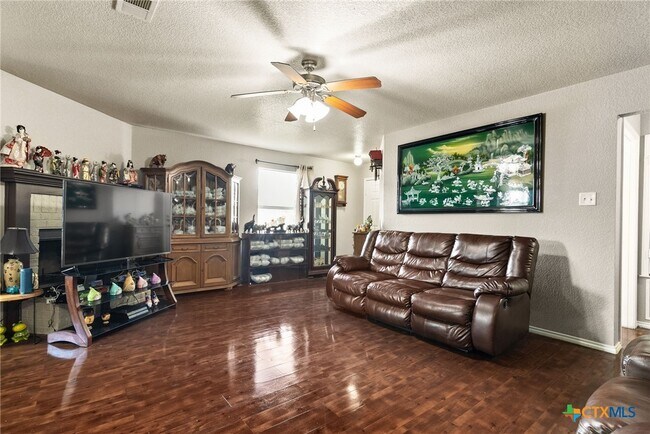 Building Photo - 3901 Kevin Shaw Dr