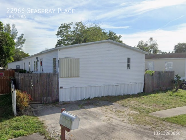 Foto del edificio - 22966 Seaspray Pl