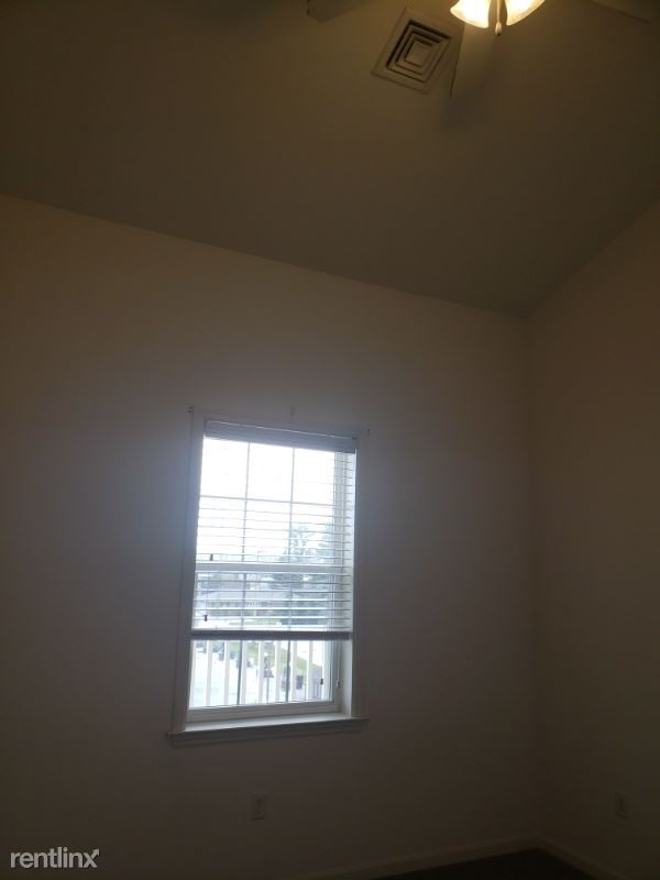 Building Photo - 1 br, 1 bath Apartment - 235 Tumblestone Dr