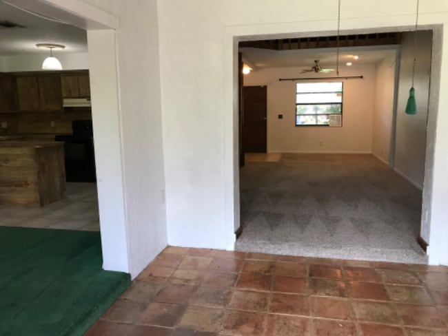 Photo - 187 NE 6th Ct House