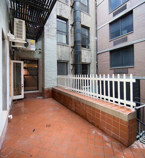 Primary Photo - 352 3rd Ave