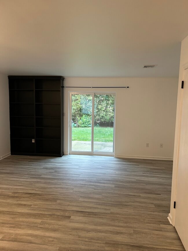 Building Photo - 133 Delancy Pl