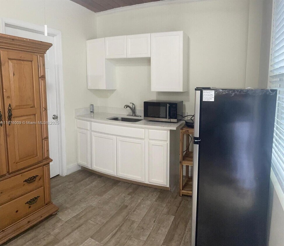 Foto principal - 719 Winters St