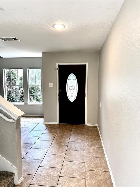 Building Photo - 2915 Hill View Cove
