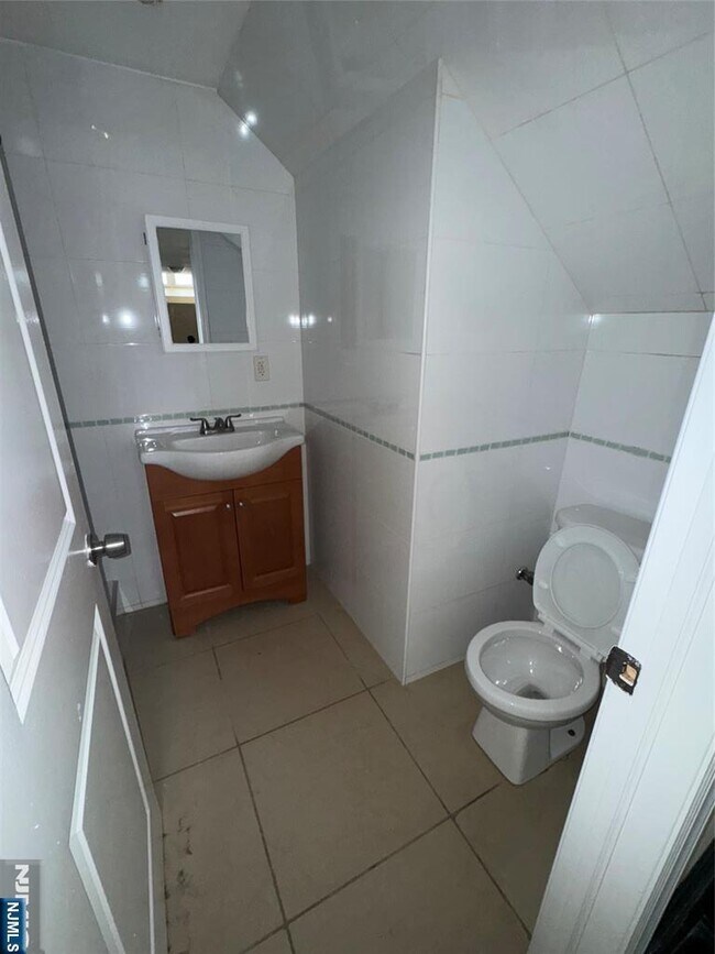 Foto del edificio - 183 Thorne St