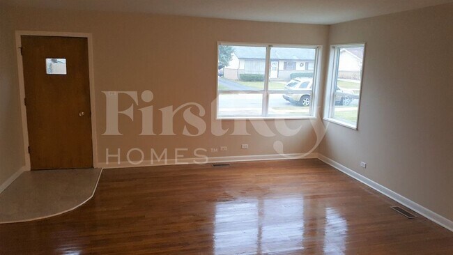 Building Photo - 424 W Moreland Ave