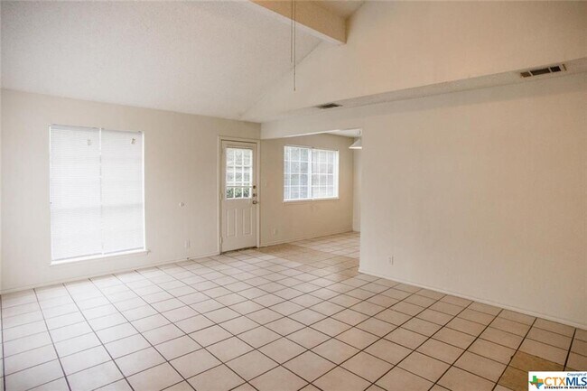 Building Photo - 113 Crest Dr