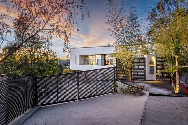 Foto del edificio - 2511 Wild Oak Dr