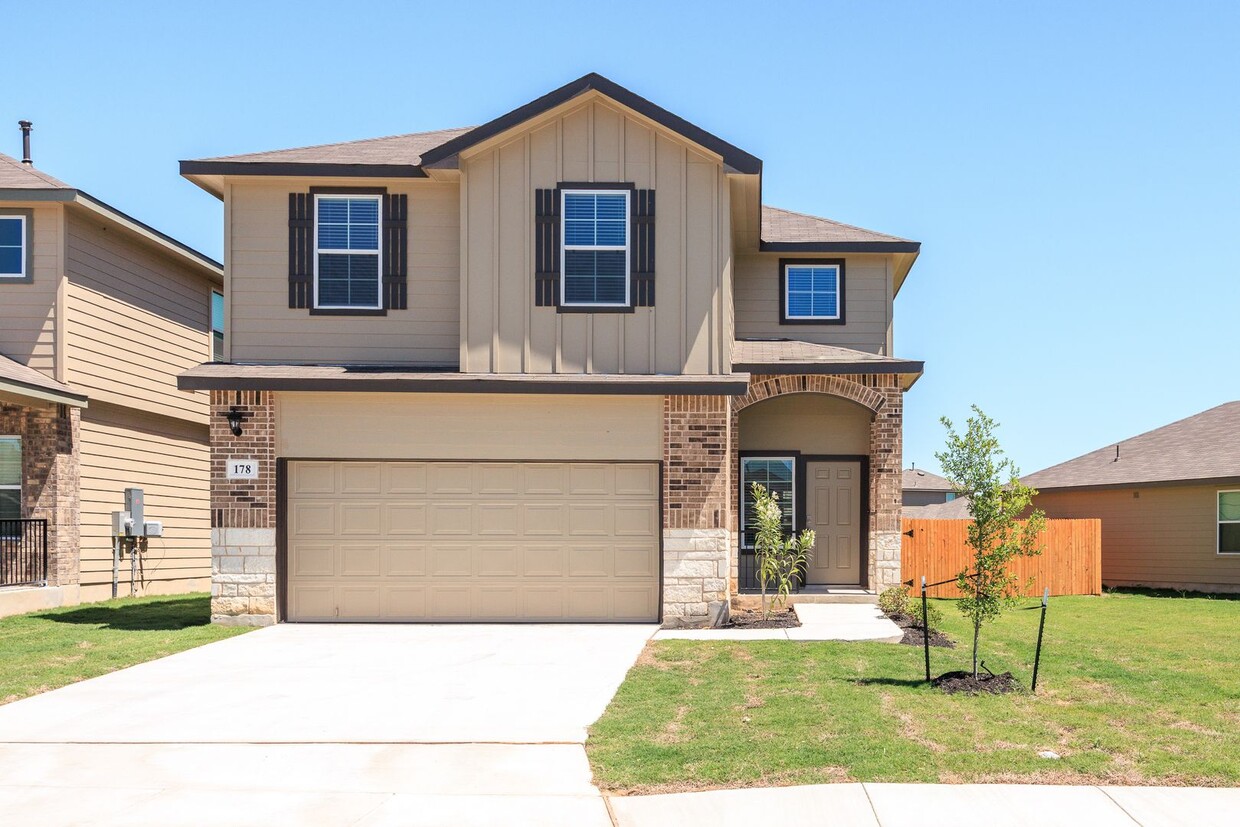 Primary Photo - Brand New In Golf Course Community!!!