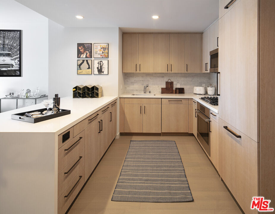 Foto principal - 1755 Argyle Ave