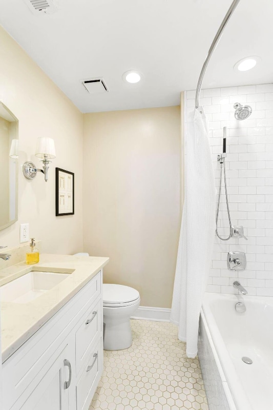 Photo - 214 Calhoun St Apartment