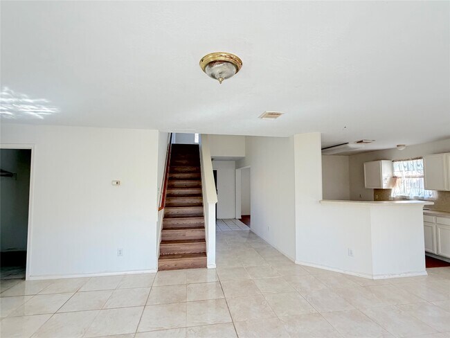 Building Photo - 3303 Bent Spring Ct