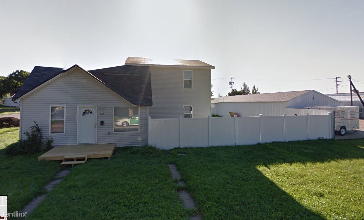 Primary Photo - 223 N 14th St