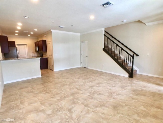 Building Photo - 3 br, 2.5 bath Townhome - Hillcrest Parkview