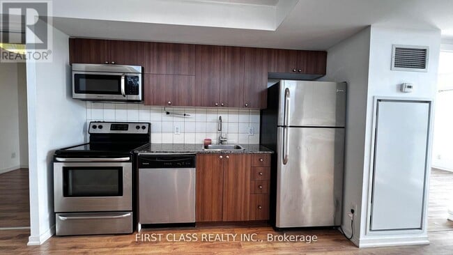 Photo du bâtiment - 20 Joe Shuster Way