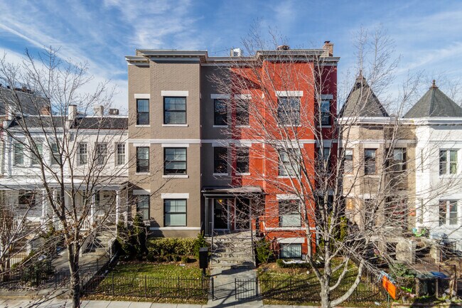 Building Photo - The Heights on Tenth
