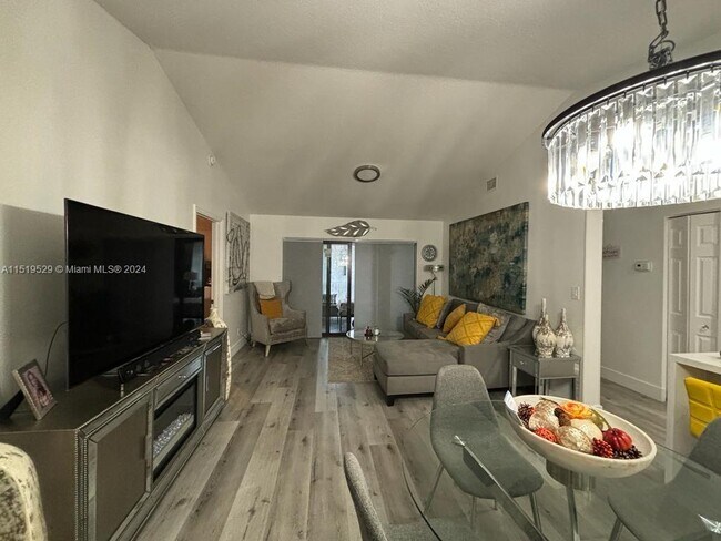 Foto del edificio - 10105 W Sunrise Blvd