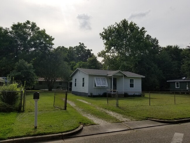 3758 Alta Vista Dr. ESTE, Móvil - 3758 Alta Vista Dr E