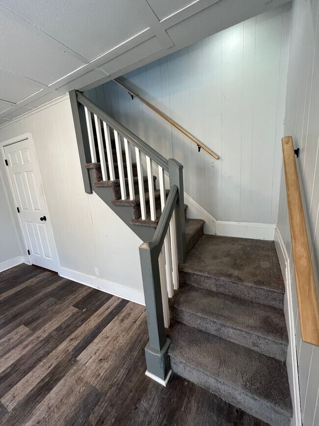 Foto del edificio - Completely remodeled TWO BEDROOM Twin