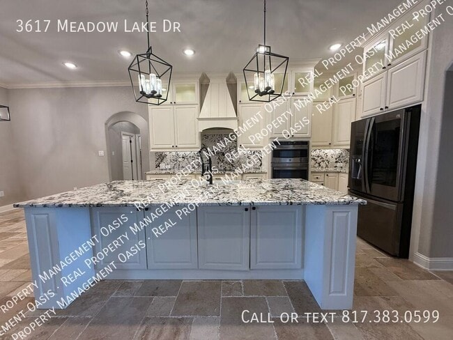 Foto del edificio - 3617 Meadow Lake Dr