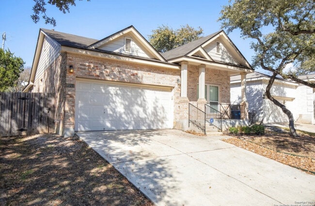 Great curb appeal w/ front porch - 8711 Eagle Peak