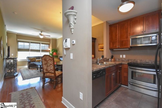 Building Photo - 155 Riverplace