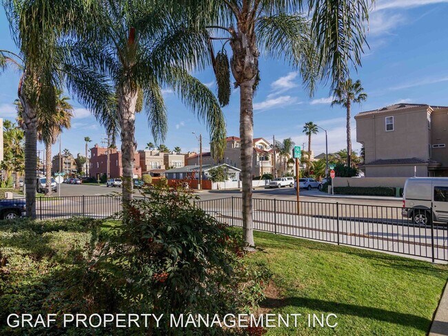 Foto del edificio - 2 br, 2.5 bath House - 805 N. Cleveland St...