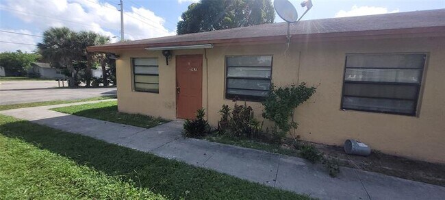 Foto del edificio - 7674 Kimberly Blvd