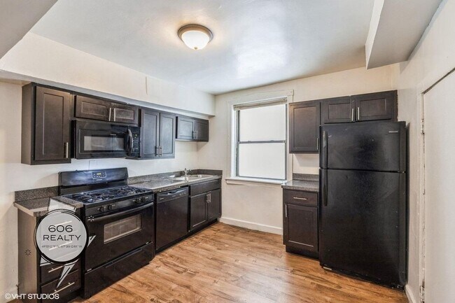 Foto del edificio - 1020 E Hyde Park Blvd