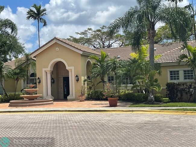 Foto del edificio - 2640 S University Dr