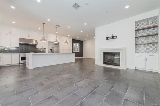 Building Photo - 91 Rockinghorse