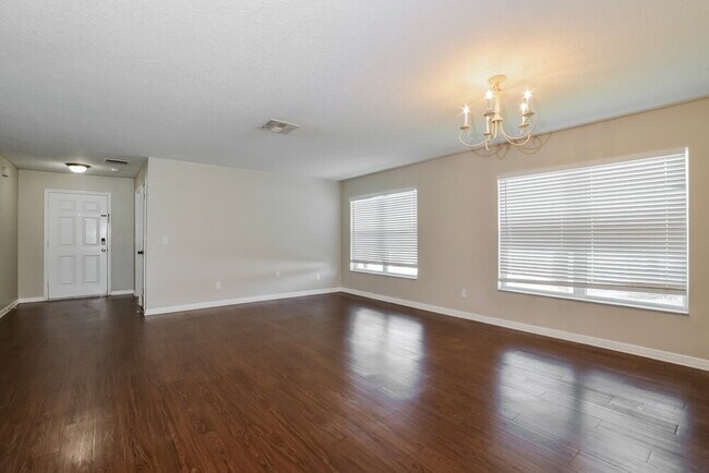 Foto del edificio - 2327 Norwood Pl