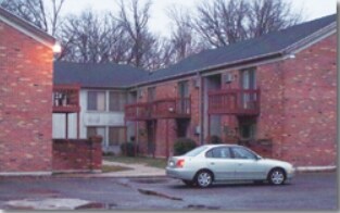 Primary Photo - Ivy Terrace