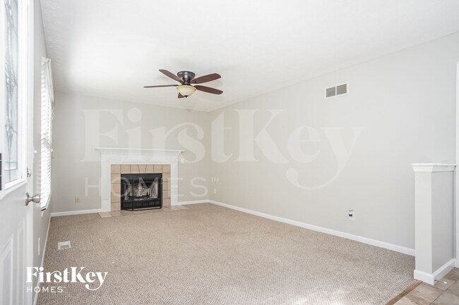 Foto del edificio - 935 Saffron Ln