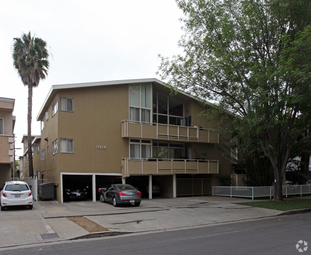Foto principal - 11828 Gorham Ave