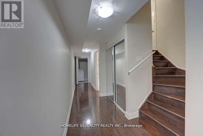 Photo du bâtiment - 55 Cobblehill Crescent