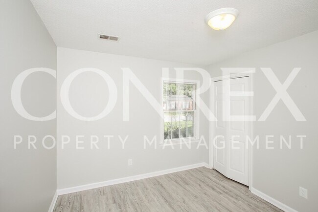 Building Photo - Charming 3 Bedroom Ranch!