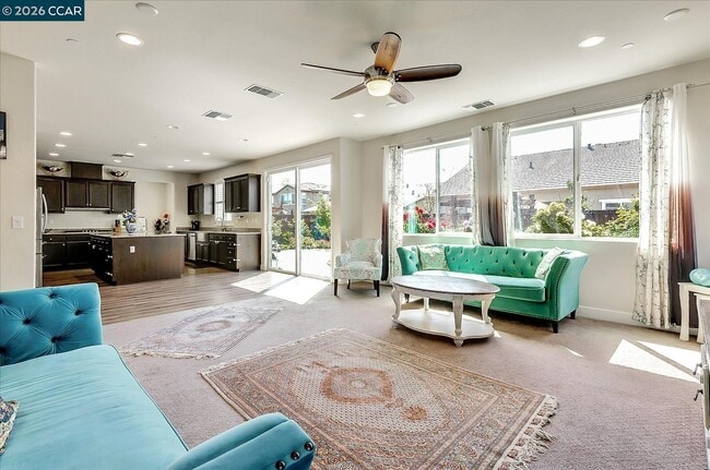 Building Photo - 582 Mandevilla Dr