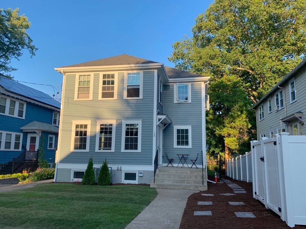 Primary Photo - 17 Bonwood St